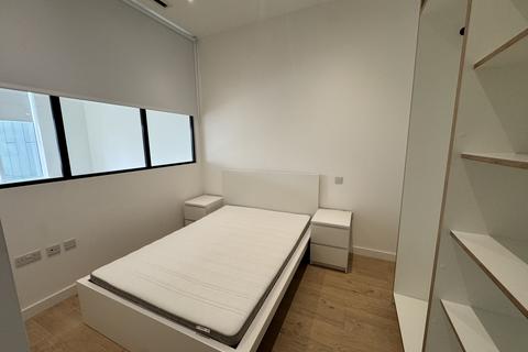 1 bedroom flat to rent, Riverbank Way, Brentford TW8