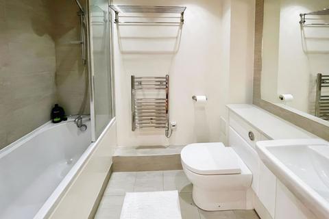 1 bedroom flat for sale, Envoy House, East Drive, Colindale