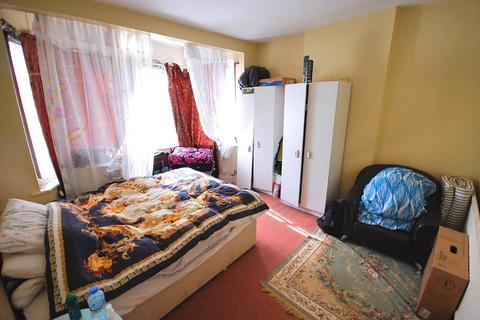 29 Heather Park Drive, Wembley, HA0 1SP