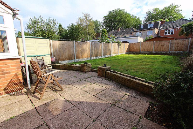 Delves Crescent, Walsall 3 bed semidetached house £1,250 pcm (£288 pw)