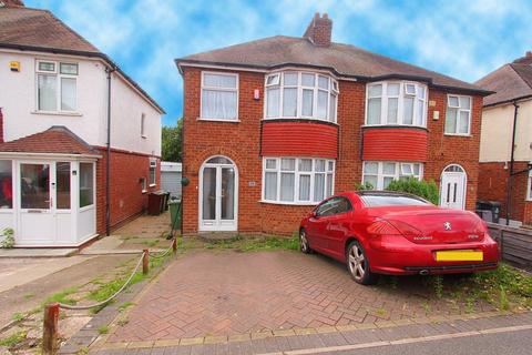 3 bedroom semi-detached house to rent, Wrexham Avenue, Walsall