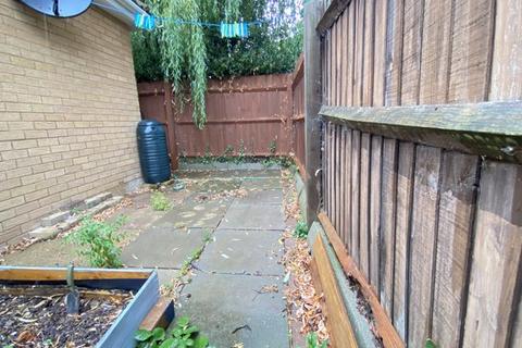 1 bedroom bungalow to rent, The Highway, Great Staughton