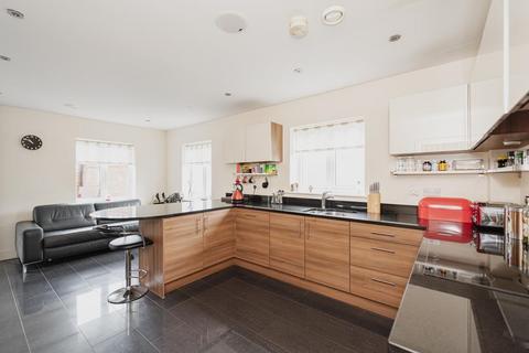 1 Spindle Close, Epsom, KT19 8FZ