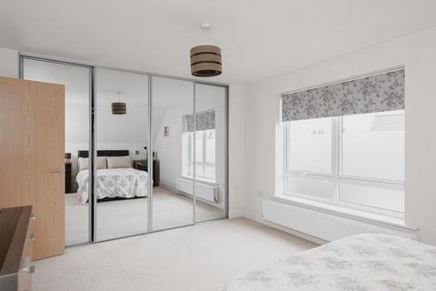 1 Spindle Close, Epsom, KT19 8FZ