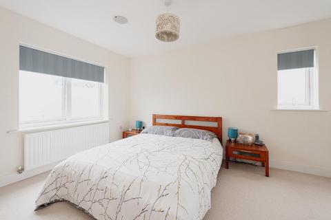 1 Spindle Close, Epsom, KT19 8FZ