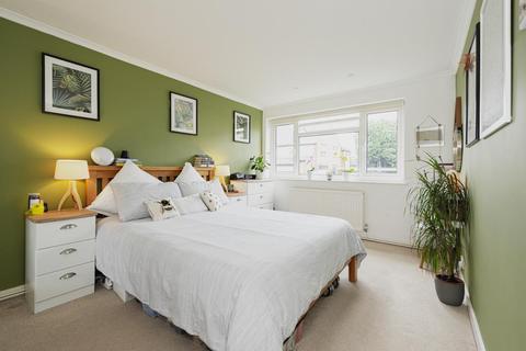36d Albert Road, Epsom, KT17 4EH