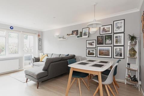 36d Albert Road, Epsom, KT17 4EH