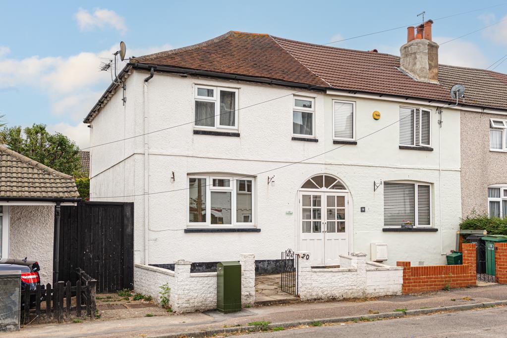 Stones Road, Epsom 3 bed end of terrace house for sale £475,000