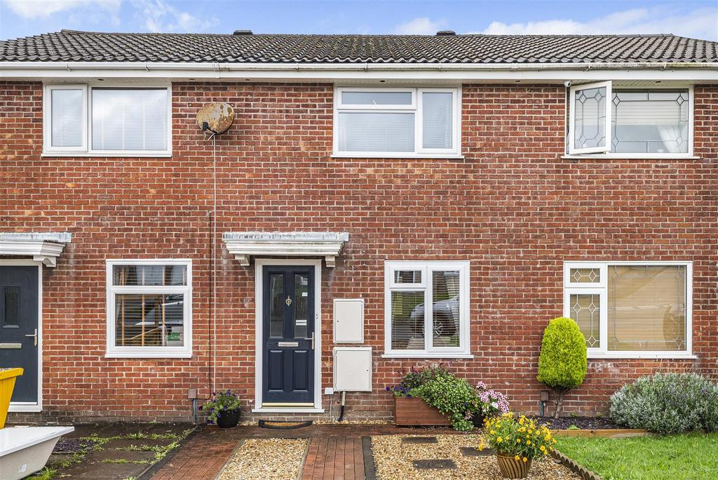 Mackworth Drive, Cimla, Neath 2 bed link detached house £125,000