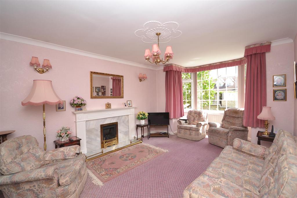 Lowther Drive, Garforth, Leeds 3 bed detached house £399,995