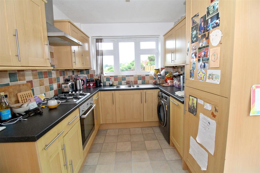 Princess Drive, Seaford 2 bed detached bungalow £445,000
