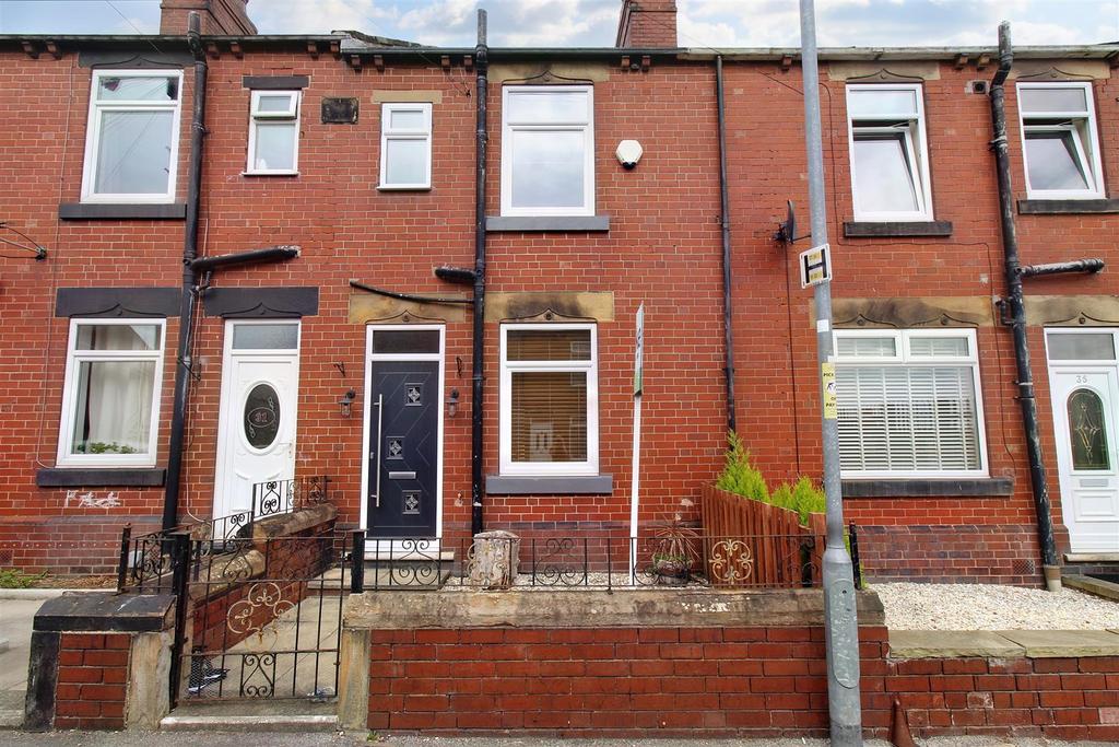 Braithwaite Street, Staincross, Barnsley 2 bed terraced house £695
