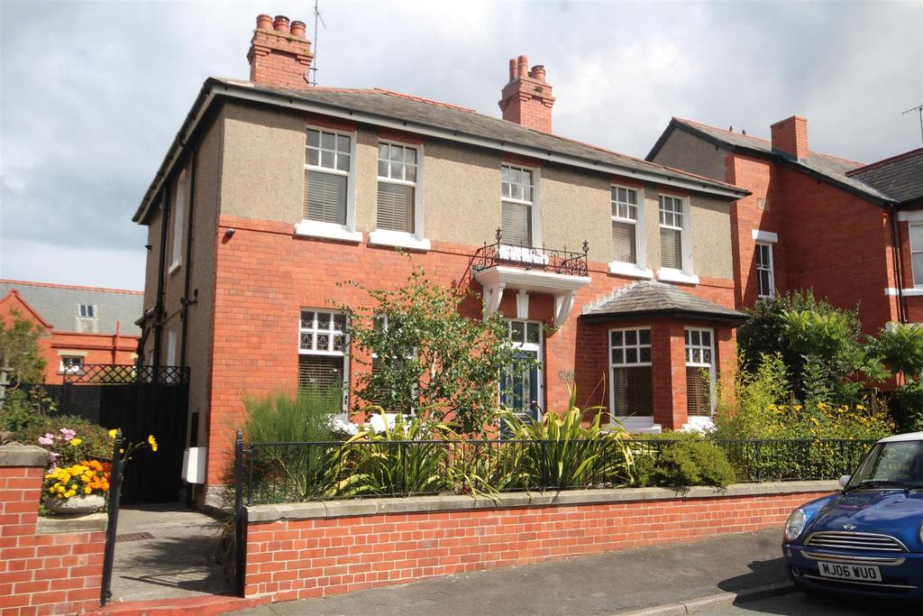 Dingle Hill, Colwyn Bay 4 bed detached house £349,950