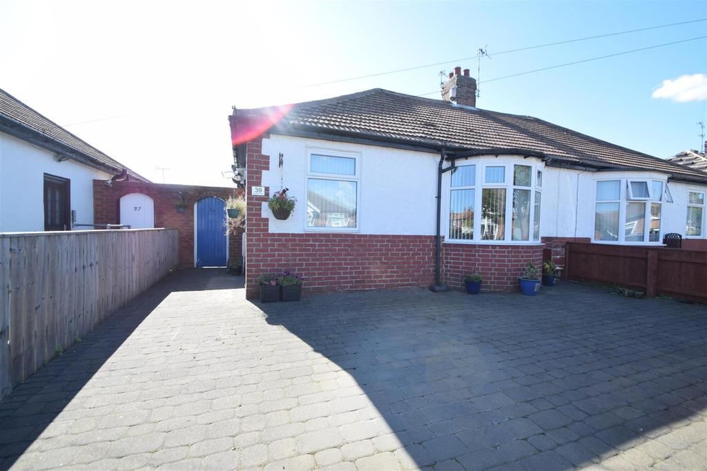 Fairfield Drive, Whitley Bay 2 bed semidetached bungalow £305,000