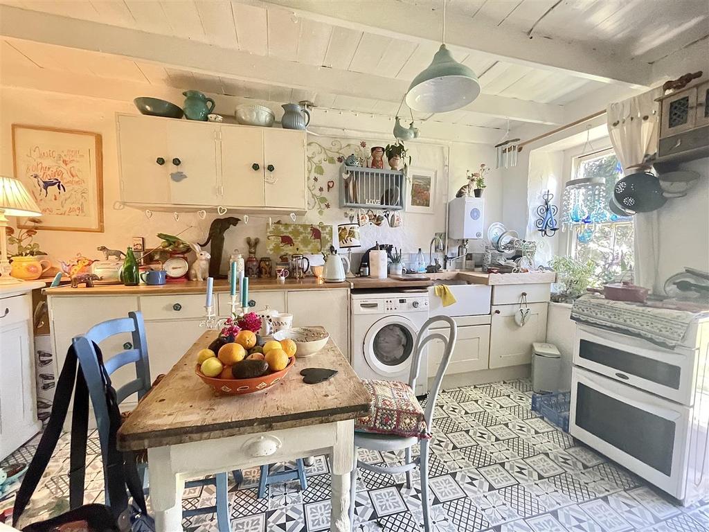 Kitchen/ Dining Room