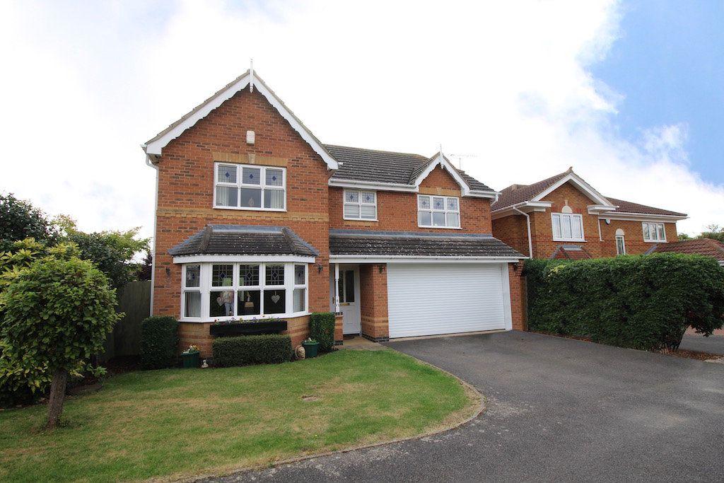 Cotswold Drive, Grantham NG31 8GE 4 bed detached house £400,000