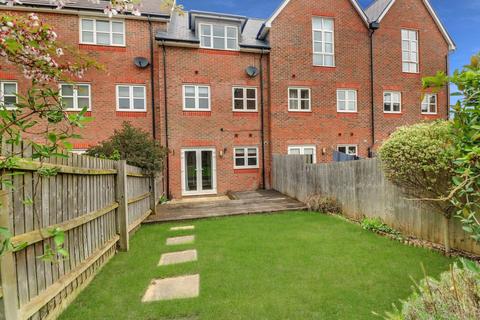 14 Fuggle Drive, Aylesbury, HP21 9AY
