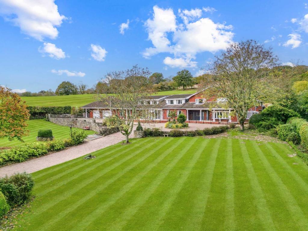 Well Lane, Llanvair Discoed, Chepstow 6 bed detached house for sale £