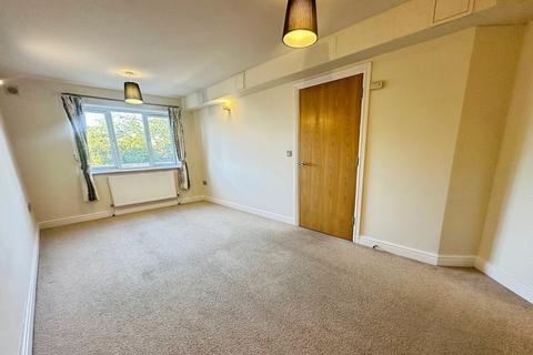 2 bedroom apartment to rent, City Road, Chester Green, Derby, DE1
