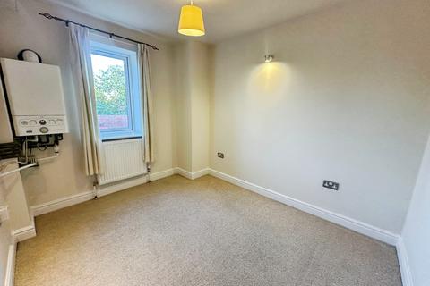 2 bedroom apartment to rent, City Road, Chester Green, Derby, DE1