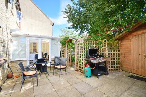 4 Beauchamp Close, Fairford, GL7 4LP