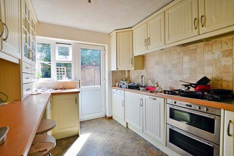 4 Beauchamp Close, Fairford, GL7 4LP