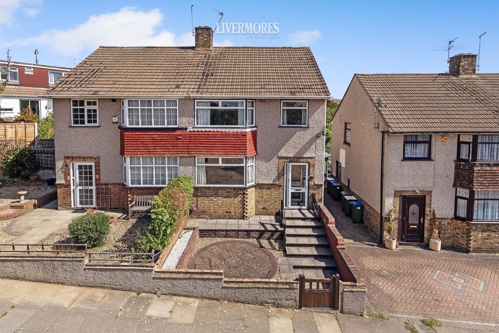 Rectory Close, Crayford 3 bed semidetached house £375,000