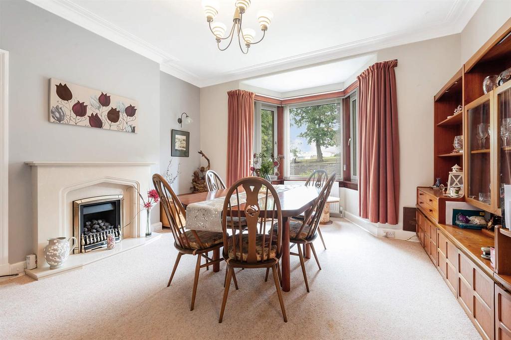 180 Halbeath Road, Dunfermline, KY11 4LB 4 bed detached house £430,000