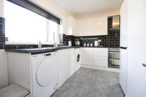 81 The Oval, Dunscroft, Doncaster, DN7 4EA