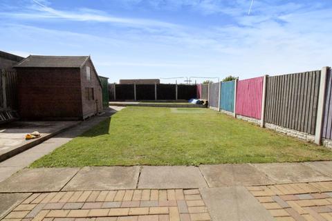 81 The Oval, Dunscroft, Doncaster, DN7 4EA