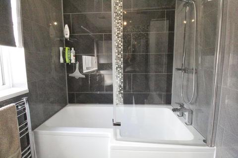 81 The Oval, Dunscroft, Doncaster, DN7 4EA