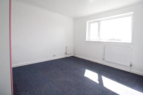 81 The Oval, Dunscroft, Doncaster, DN7 4EA