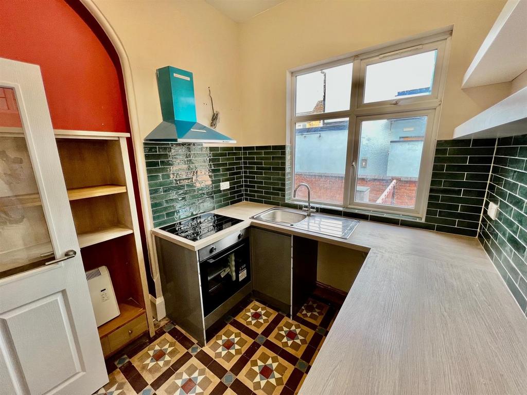 KITCHEN 2.jpg