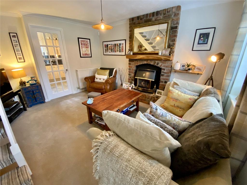 Uppermill Drive, Burnage, Manchester, M19 2 bed semidetached house for