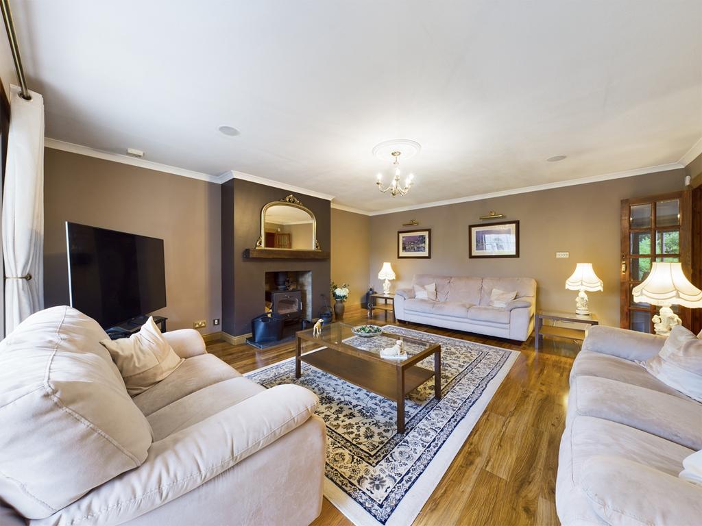 Lowndes Street, Barrhead, G78 6 bed detached house £490,000