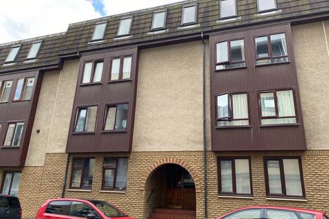 2 bedroom flat to rent, Lochrin Place, Tollcross, Edinburgh, EH3