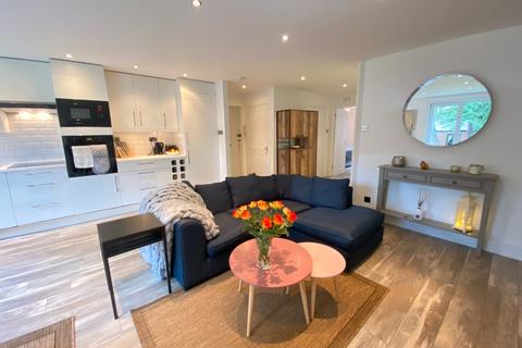 2 bedroom flat to rent, Lochrin Place, Tollcross, Edinburgh, EH3