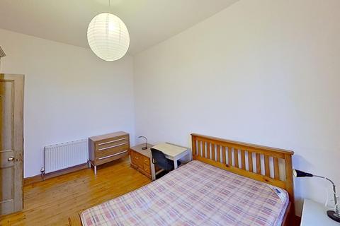 2 bedroom flat to rent, Buccleuch Place, Edinburgh, EH8