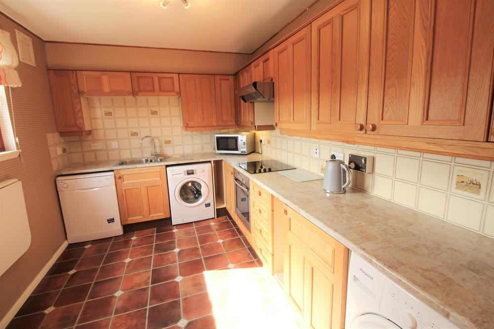 Headland Court, South Anderson Drive, AB10 2 bed flat £625 pcm (£144 pw)