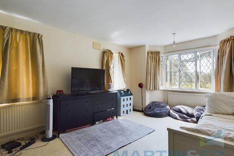 4 bedroom detached house to rent, Park Road, Burgess Hill