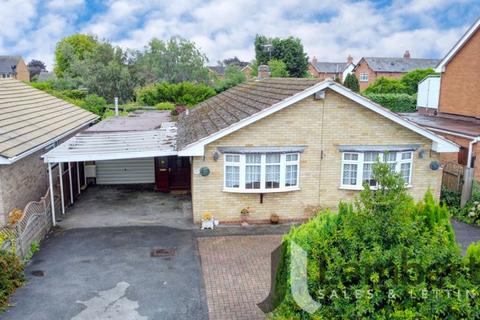 4 bedroom detached bungalow for sale - Orchard Way, Studley
