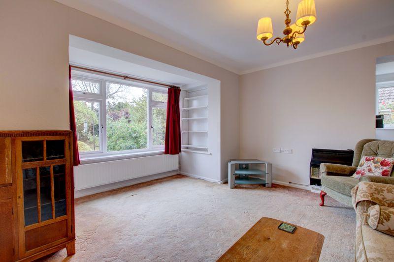 Holt Gardens, Studley 2 bed detached bungalow £435,000