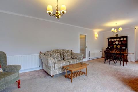 27 Holt Gardens, Studley, B80 7NU