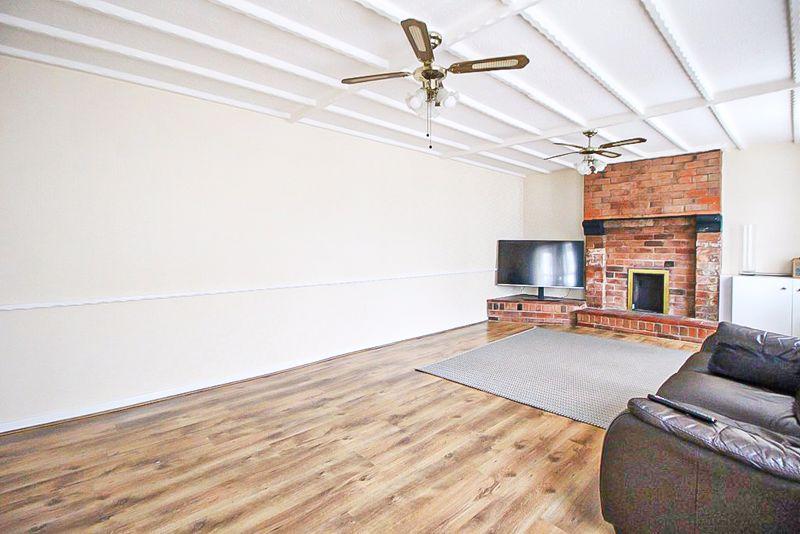 Mason Street, COSELEY, WV14 9SZ 4 bed detached house for sale £292,500