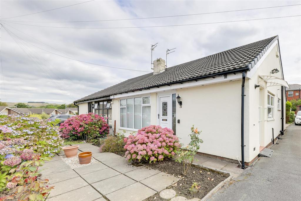 Andrew Avenue, Rawtenstall, Rossendale 2 bed semidetached bungalow £