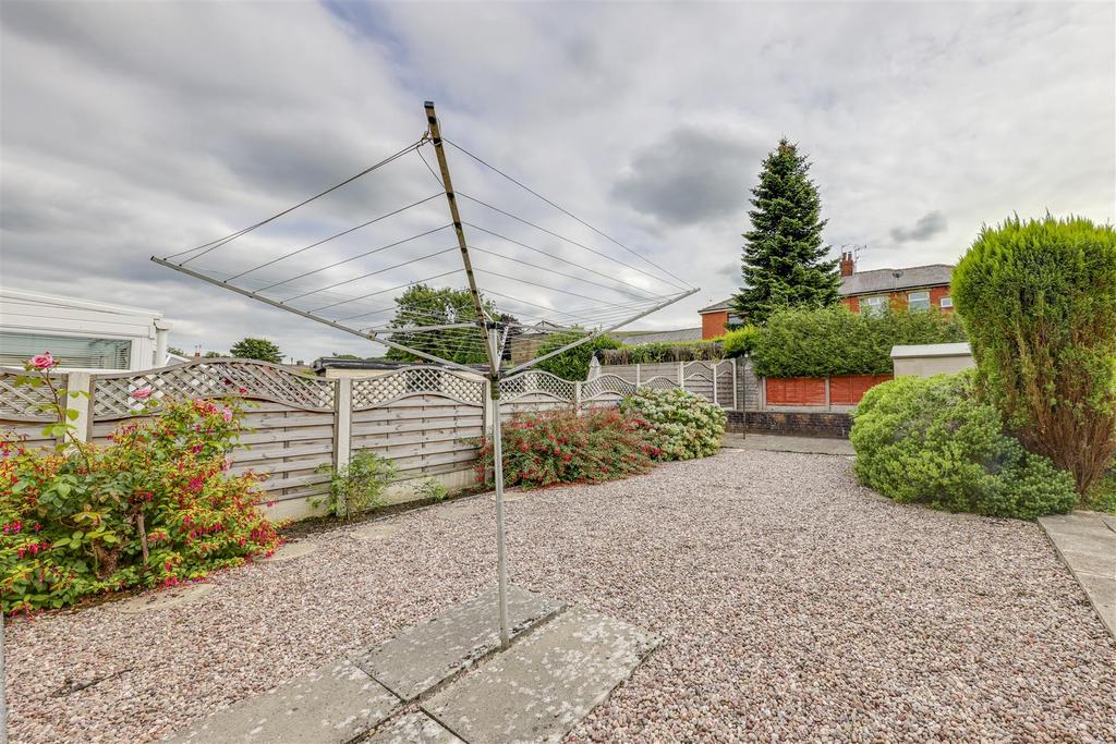 Andrew Avenue, Rawtenstall, Rossendale 2 bed semidetached bungalow £