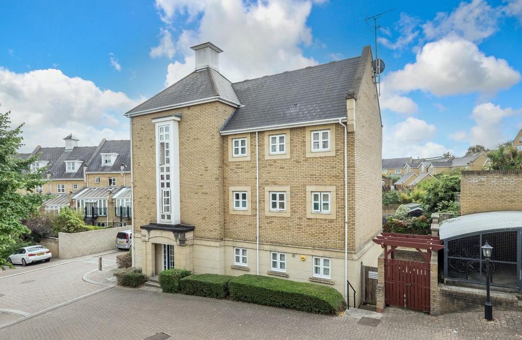 Waterstone Park, Greenhithe 1 bed flat for sale £220,000