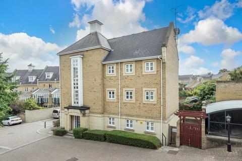 49 Kingfisher Drive, Greenhithe, DA9 9RT