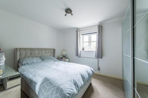 49 Kingfisher Drive, Greenhithe, DA9 9RT