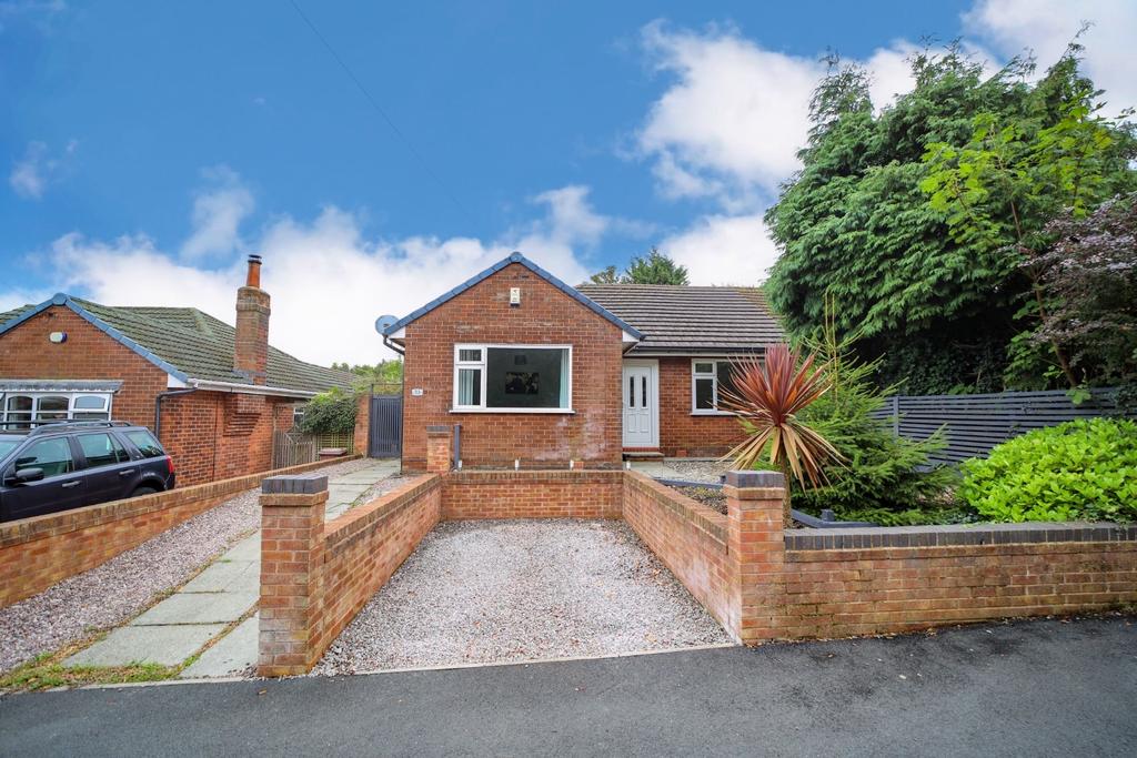 School Lane, Garswood 3 bed semidetached bungalow £1,100 pcm (£254 pw)